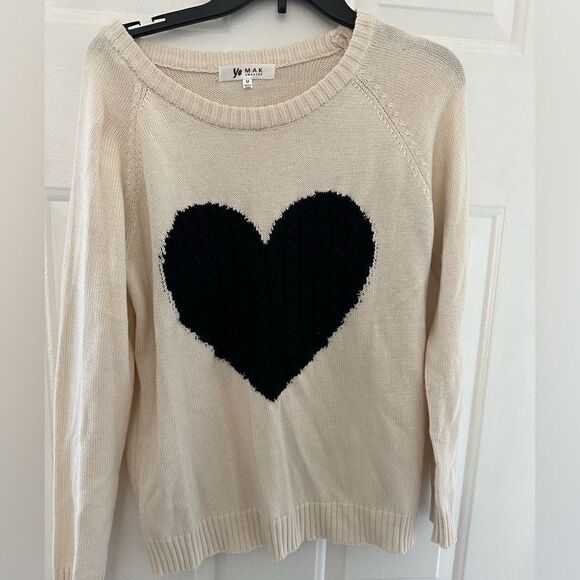 YeMak Heart shaped long sleeve sweater - Picture 1 of 3